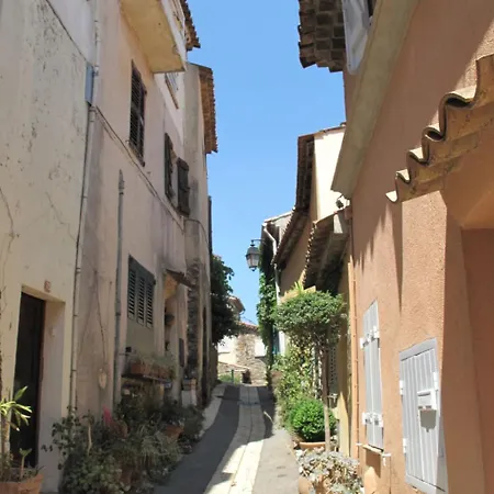 Anlage Mit Tennisplatz Und 3 Gemeinschaftspools By Interhome Cogolin