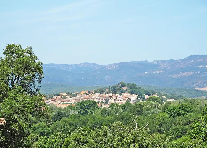 Anlage Mit Tennisplatz Und 3 Gemeinschaftspools By Interhome